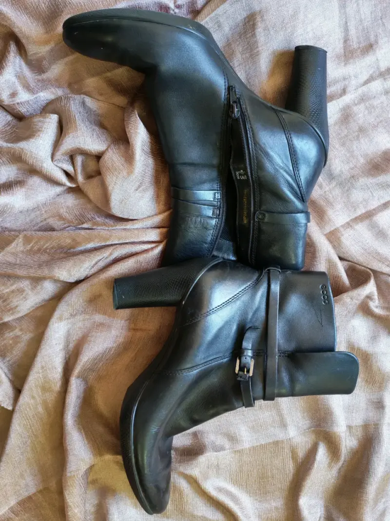 Botines de cuero negro con tacón alto - 6