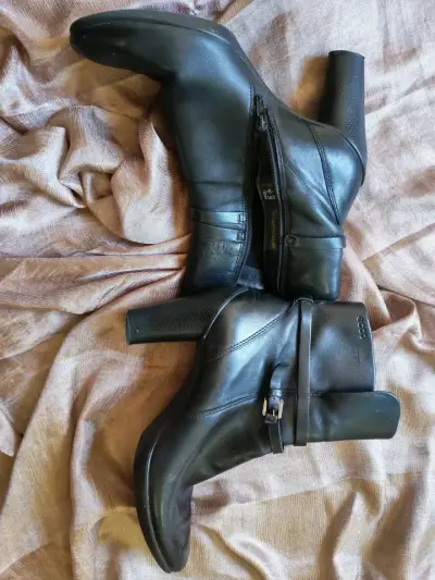 Botines de cuero negro con tacón alto - miniatura 6