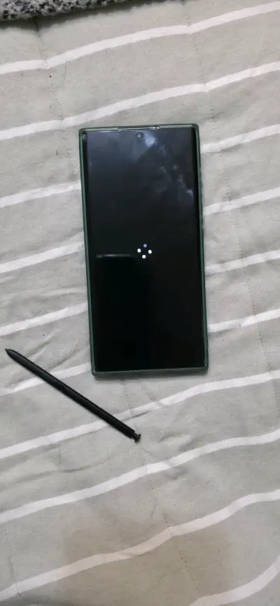 Samsung Galaxy S22 Ultra en buen estado - miniatura 2