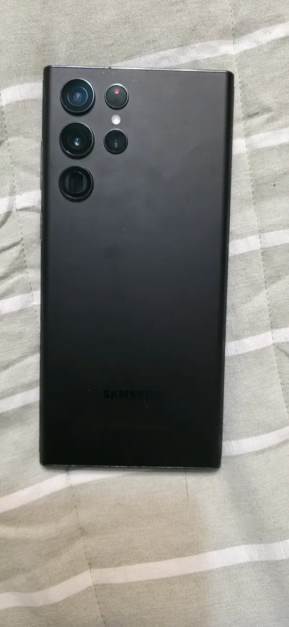 Samsung Galaxy S22 Ultra en buen estado - 3