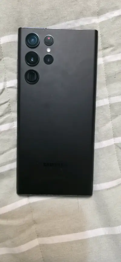 Samsung Galaxy S22 Ultra en buen estado - miniatura 3