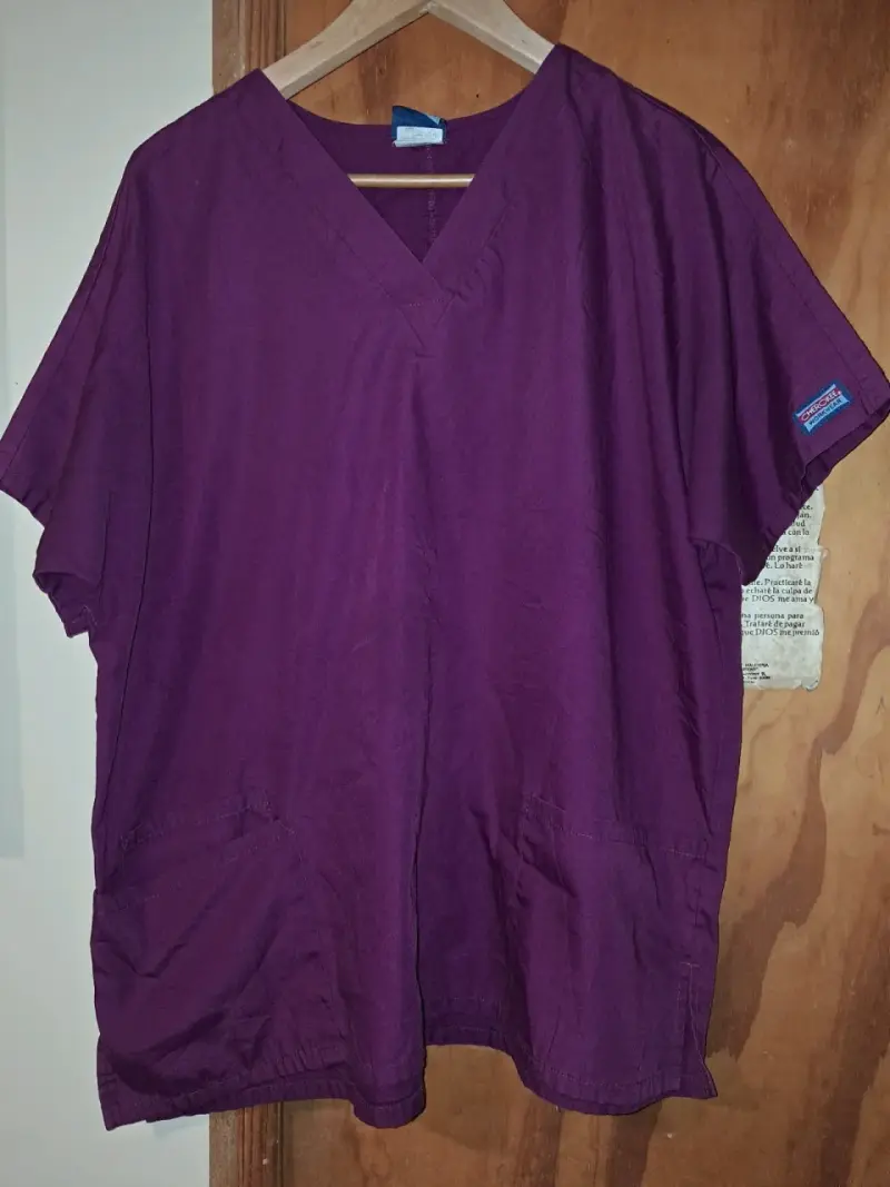 uniformes médicos de varios colores - 1