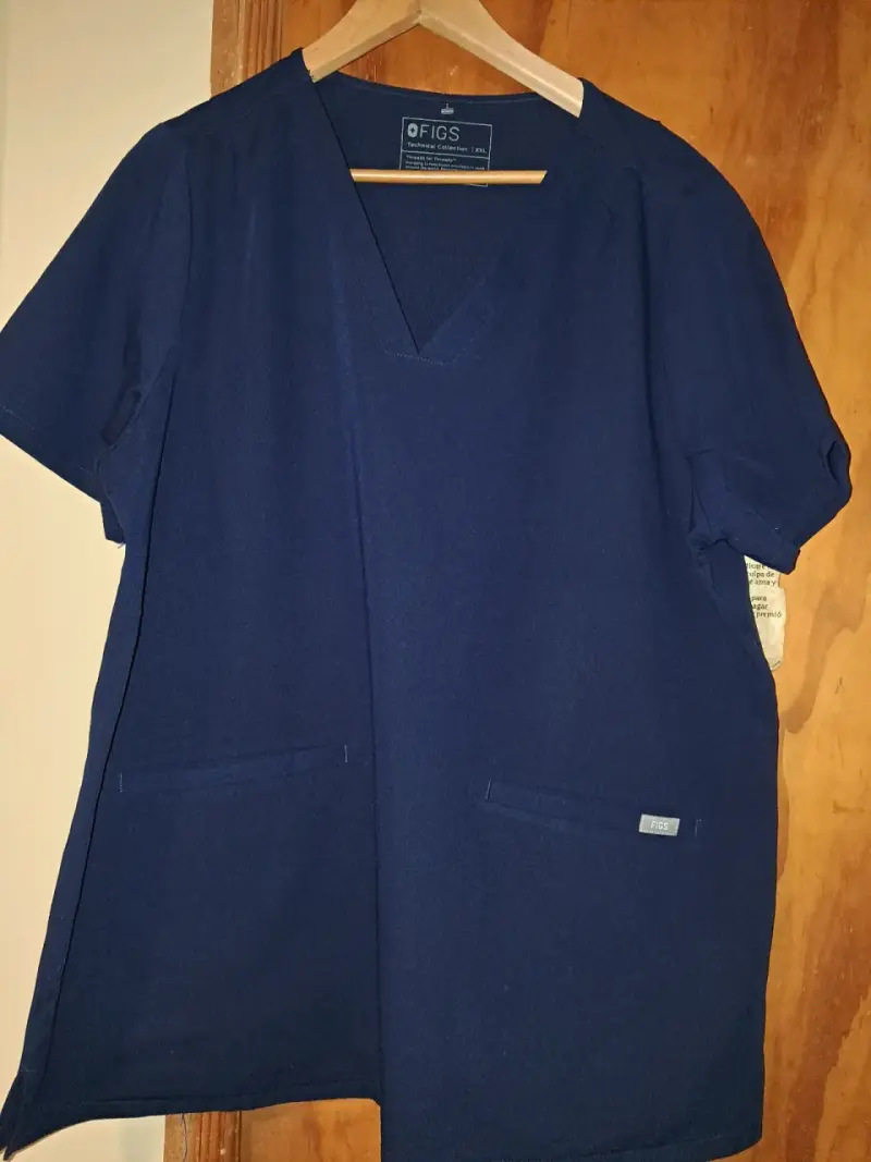 uniformes médicos de varios colores - 3
