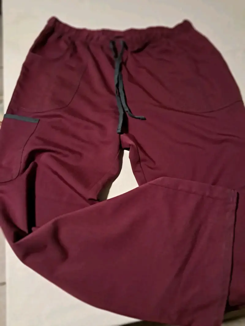 uniformes médicos de varios colores - 6