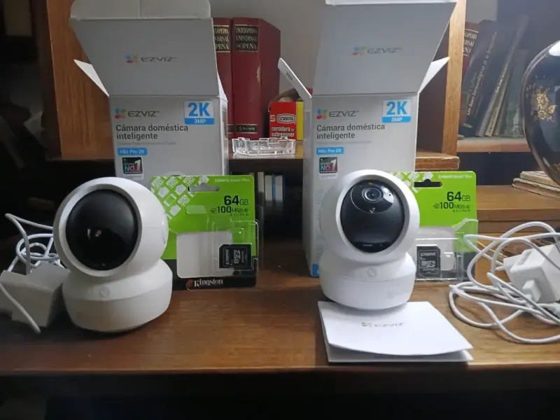 Cámara de seguridad inteligente EZVIZ 2K con tarjeta SD - 2