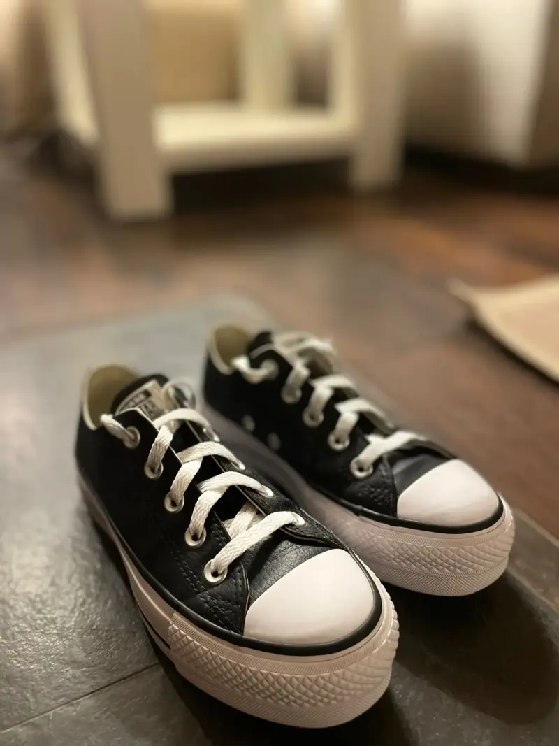 Zapatillas negras Converse All Star clásicas - 2