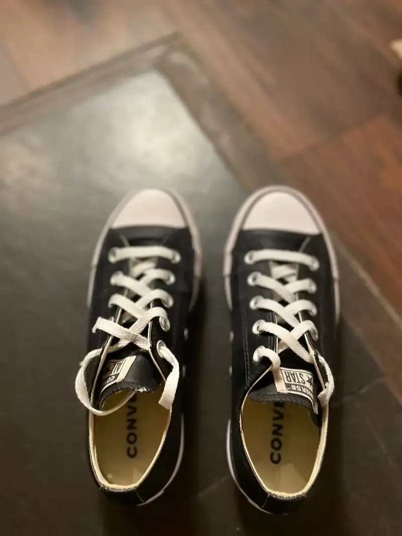 Zapatillas negras Converse All Star clásicas - 4