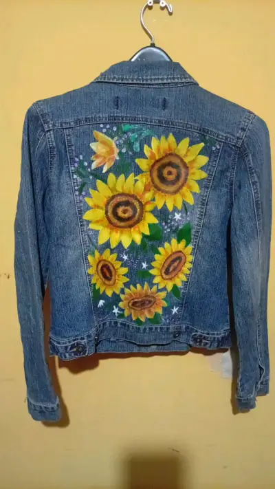 Chaqueta de mezclilla con girasoles pintados a mano - miniatura 1