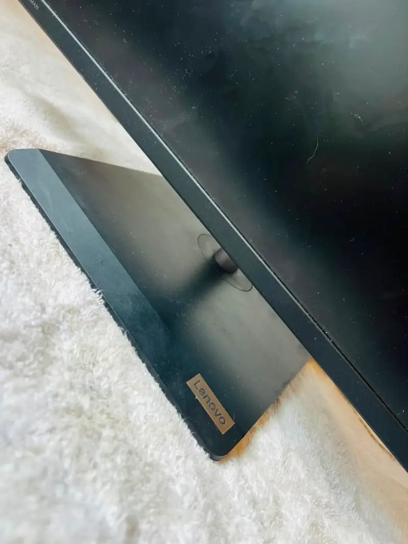 Lenovo IdeaCentre 3 - 4