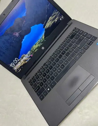 Notebook HP 15.6 pulgadas en buen estado - miniatura 2