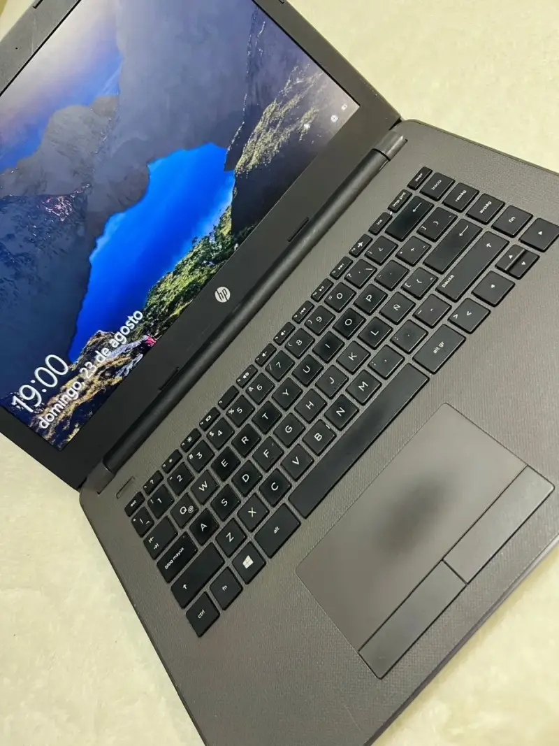 Notebook HP 15.6 pulgadas en buen estado - 3