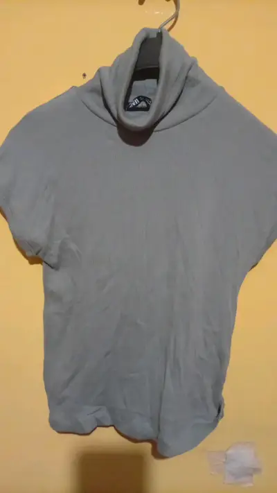 Polera cuello alto gris Zara para mujer - miniatura 1
