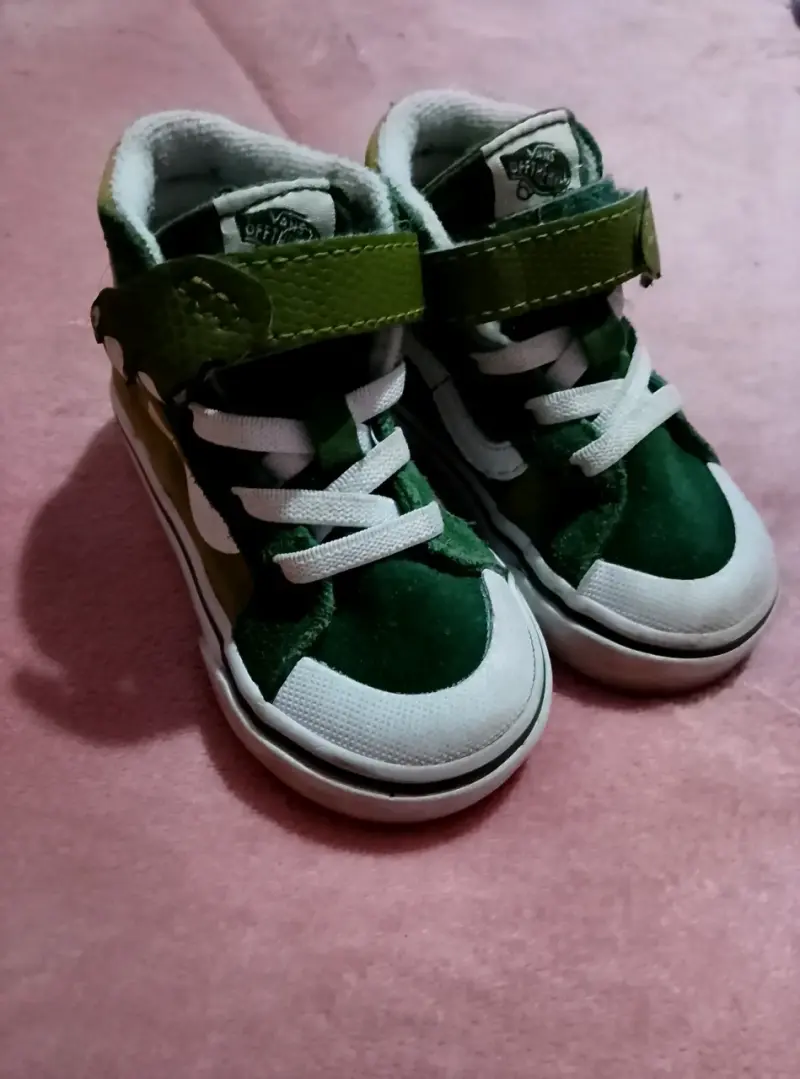 Zapatos para bebé azul y verde con velcro - 2