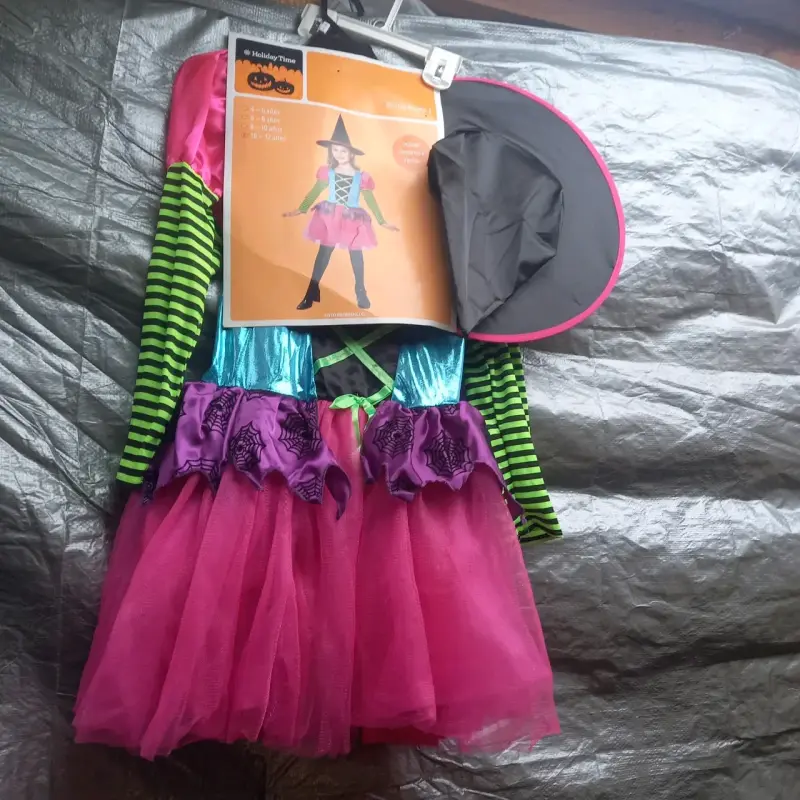 Disfraz de bruja para niña con sombrero