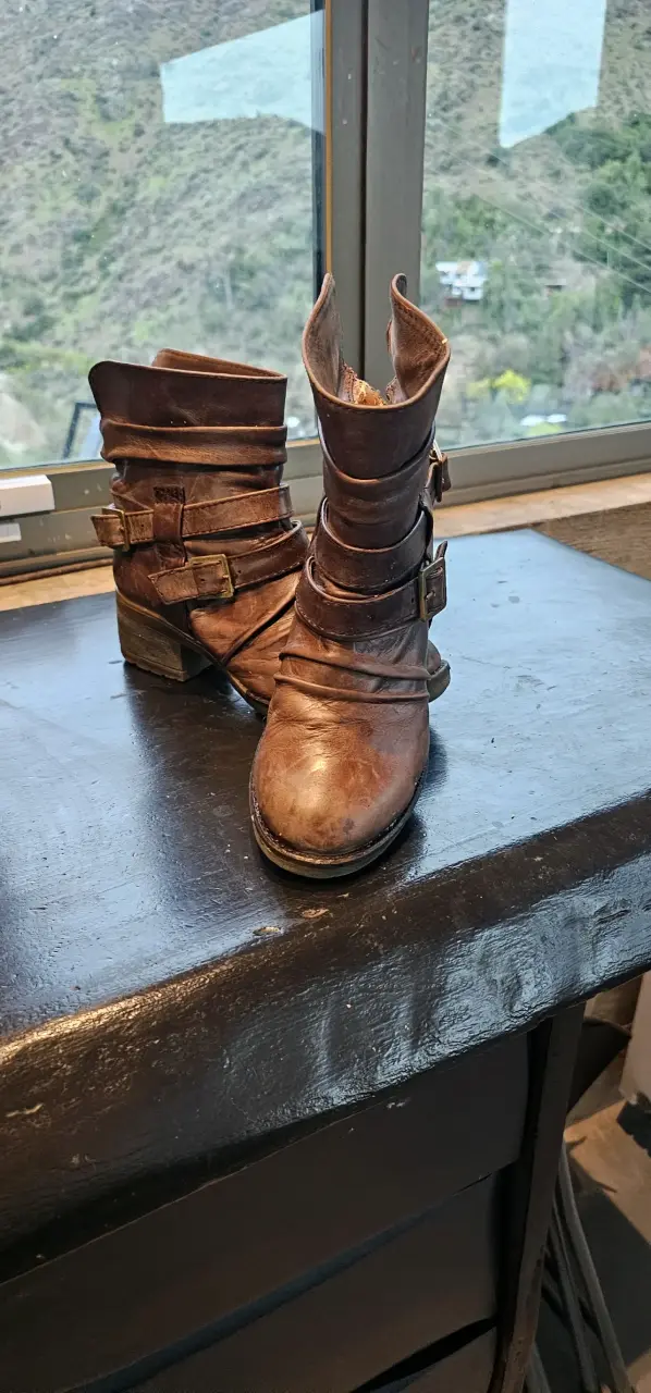 Botines de cuero marrón con hebillas - 3