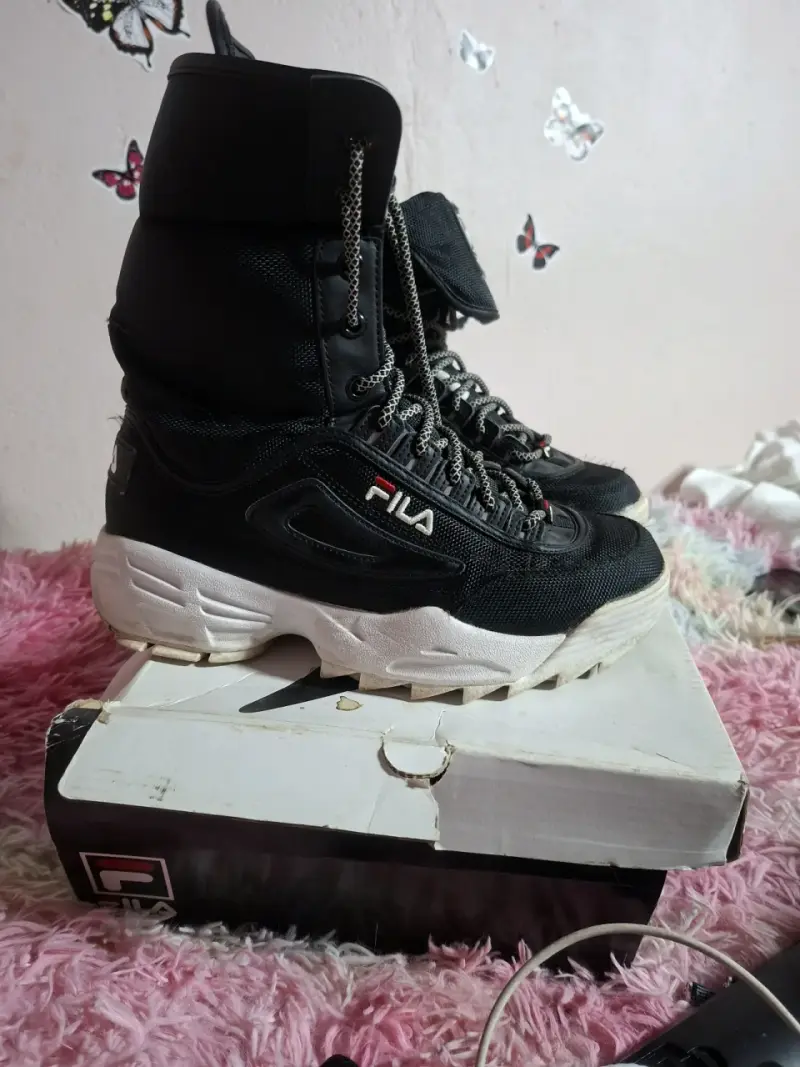 Zapatillas negras fila - 1