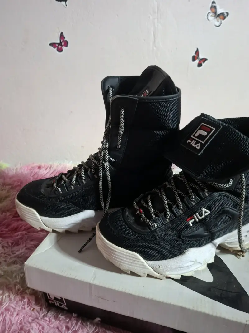 Zapatillas negras fila - 3