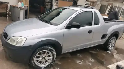 Camioneta Chevrolet Montana 2008 en buen estado - miniatura 1