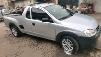 Camioneta Chevrolet Montana 2008 en buen estado - miniatura 2