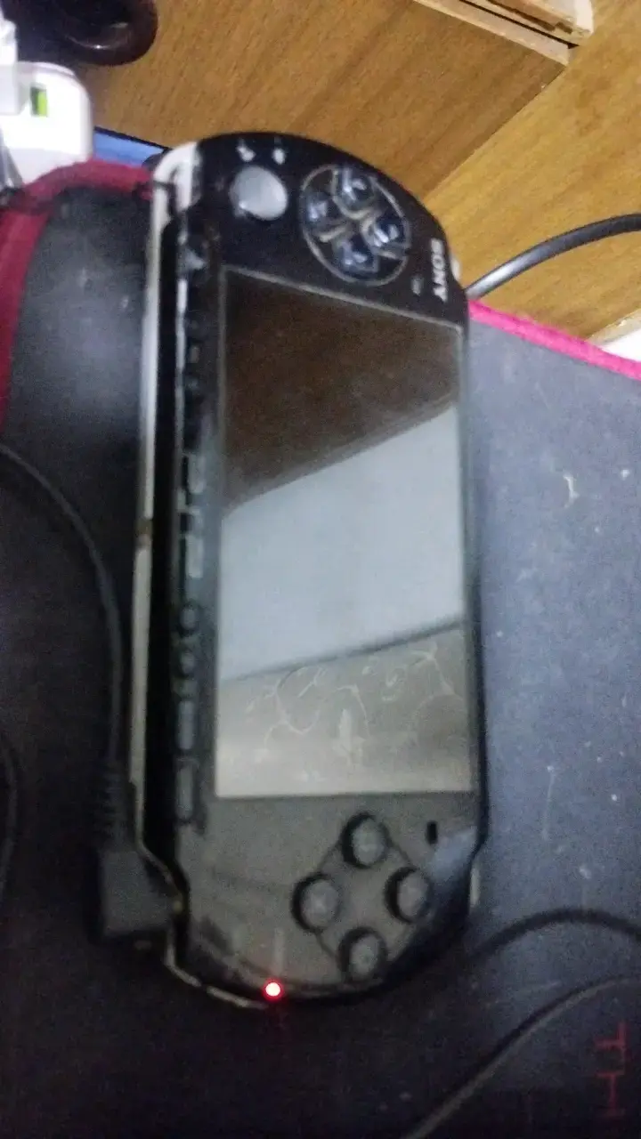 Consola portátil Sony PSP - 1