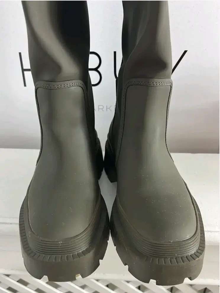 Botas altas de gama zara  color verde oliva - 2
