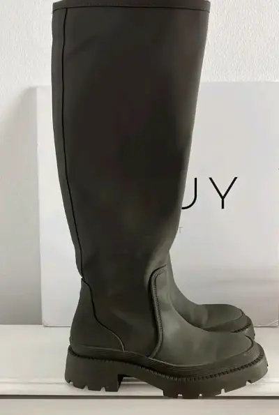Botas altas de gama zara  color verde oliva - miniatura 3