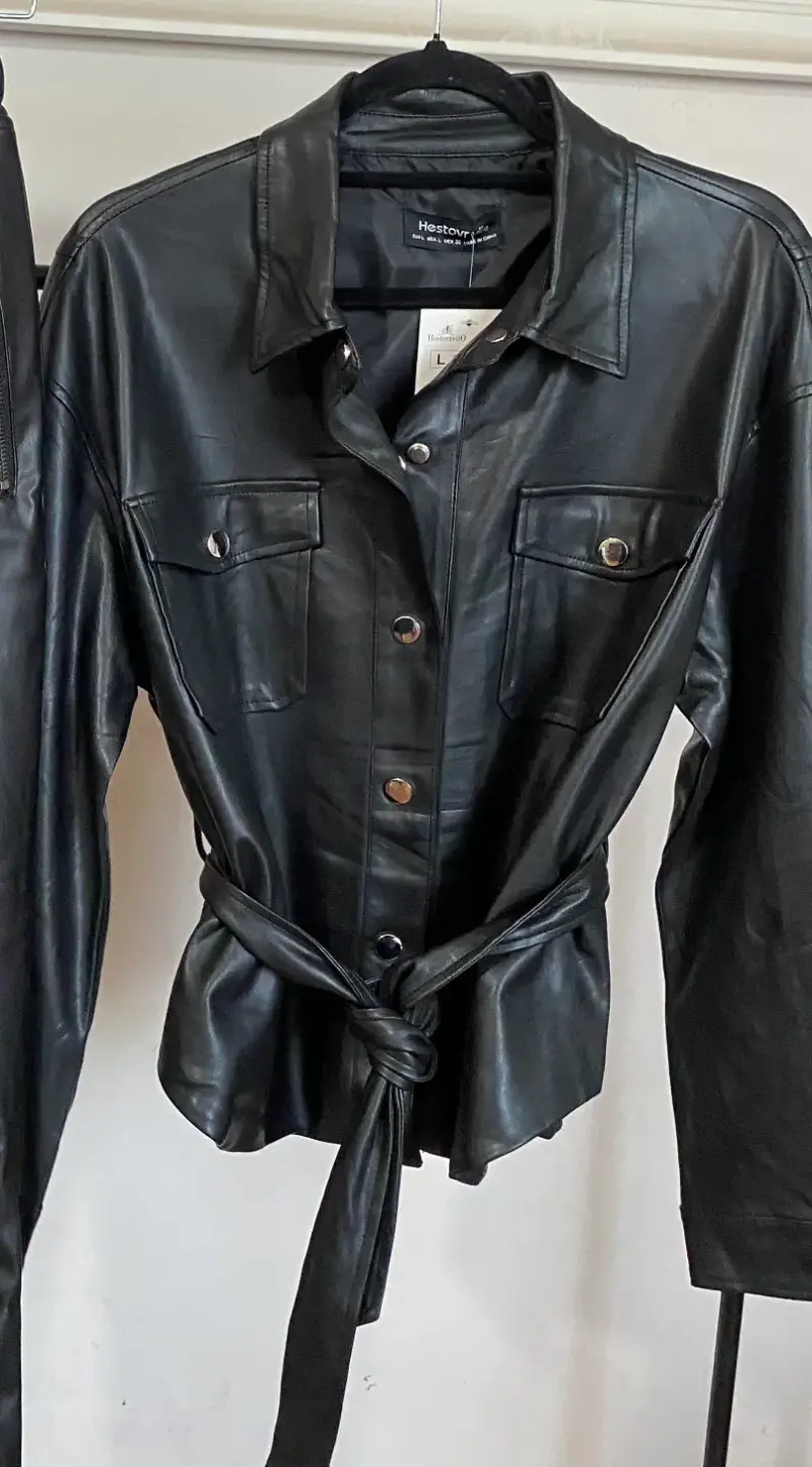Camisa ecocuero, nueva. Talla L - 3