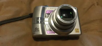 Cámara digital Panasonic Lumix con zoom óptico 6x - miniatura 2