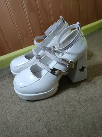 Zapatos de plataforma blancos - miniatura 1