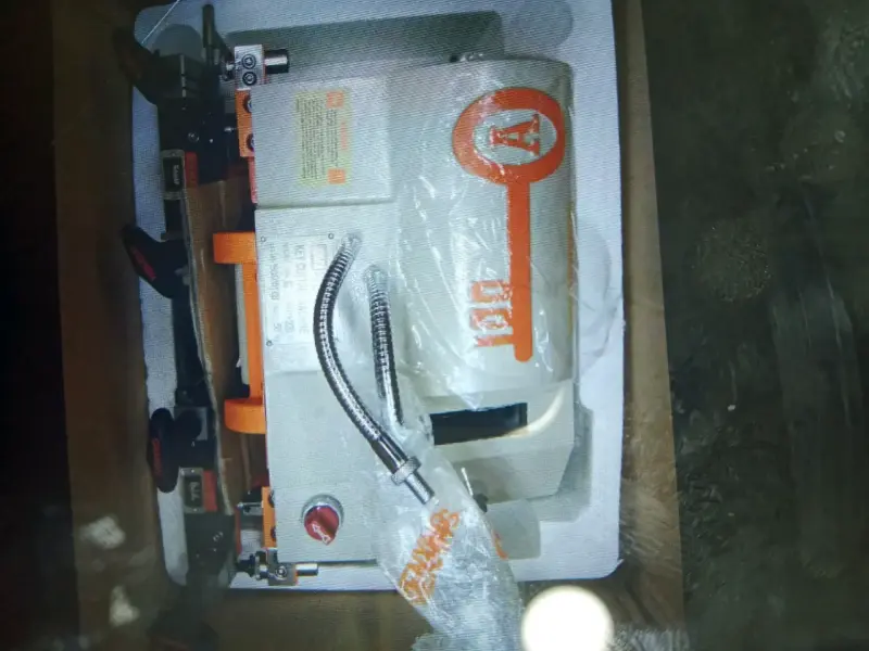 Máquina de duplicado de llaves automática - 6