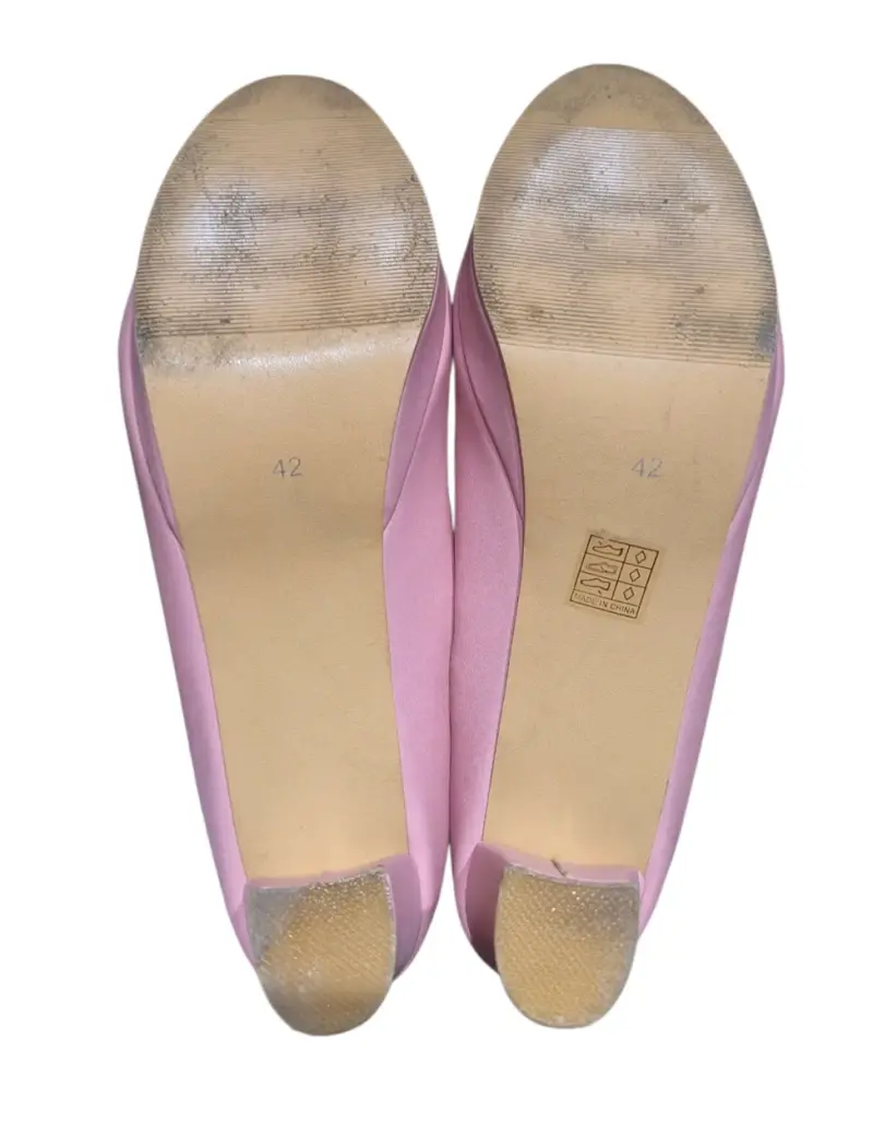 Zapatos de Tacón Rosa con Hebilla Decorativa - 4