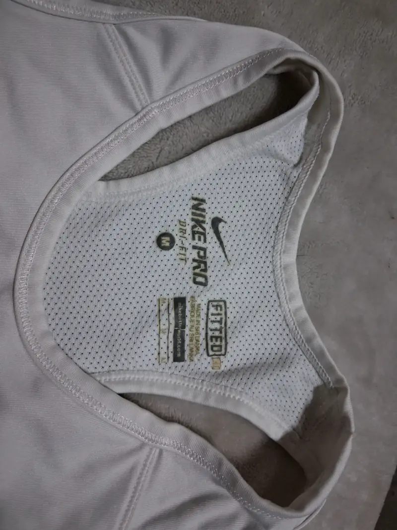 Top deportivo Nike Pro blanco para mujer - 2