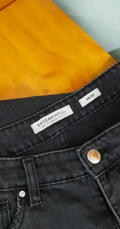 Mom Jeans Basement - miniatura 2