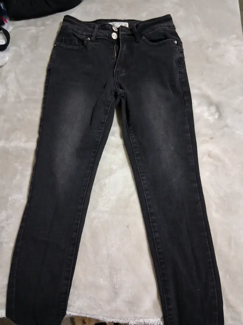 Jeans negros ajustados para mujer - 1