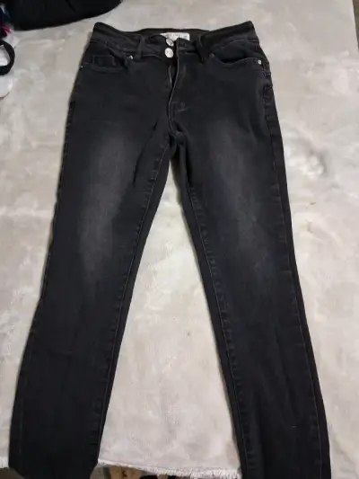 Jeans negros ajustados para mujer - miniatura 1