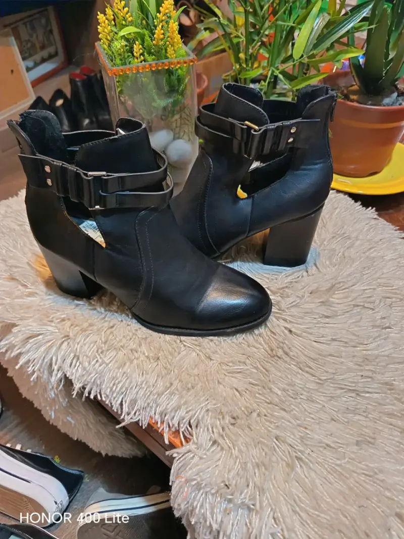 Botines de cuero sintetico negro con hebilla - 3