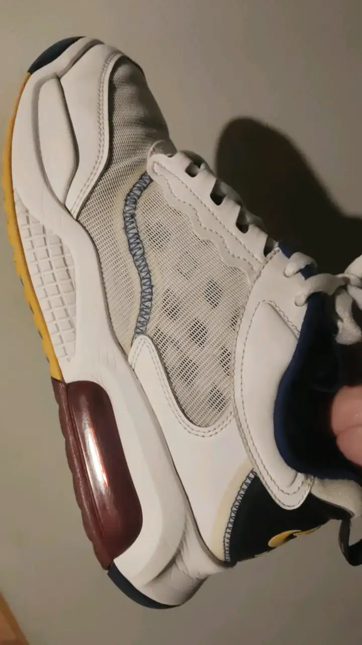 Zapatillas deportivas blancas y rosadas Puma - 3