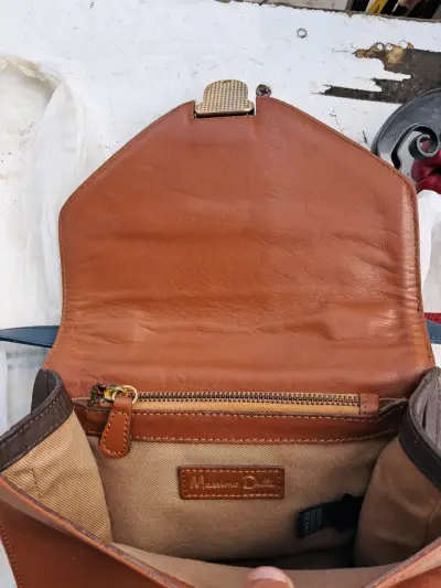 Cartera de cuero marrón con diseño de reptil - miniatura 5