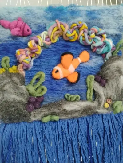 Tapiz decorativo de lana con peces y corales - miniatura 2