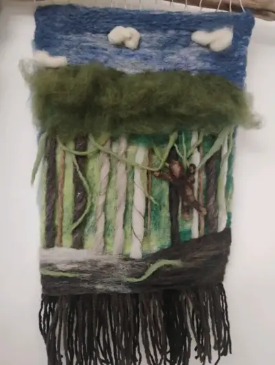Tapiz de lana y vellón decorativo hecho a mano - miniatura 1