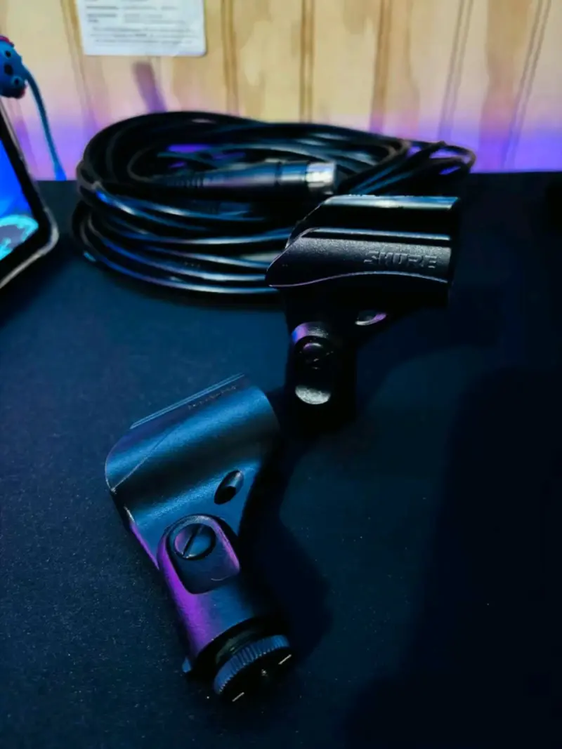 Micrófono condensador Shure PGA81 - 2