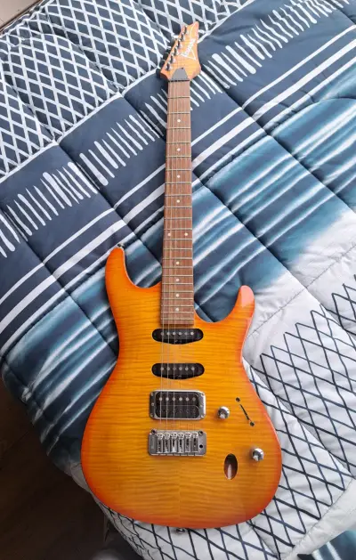 Guitarra eléctrica Ibanez SA260FM color ámbar - miniatura 1