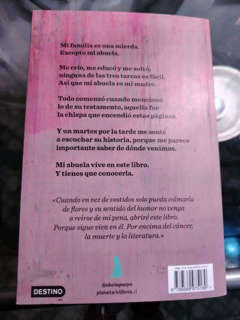 Libro 'La Abuela' de Chris Pueyo - 4