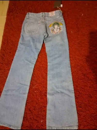 Jeans True Religion con diseño bordado - miniatura 1