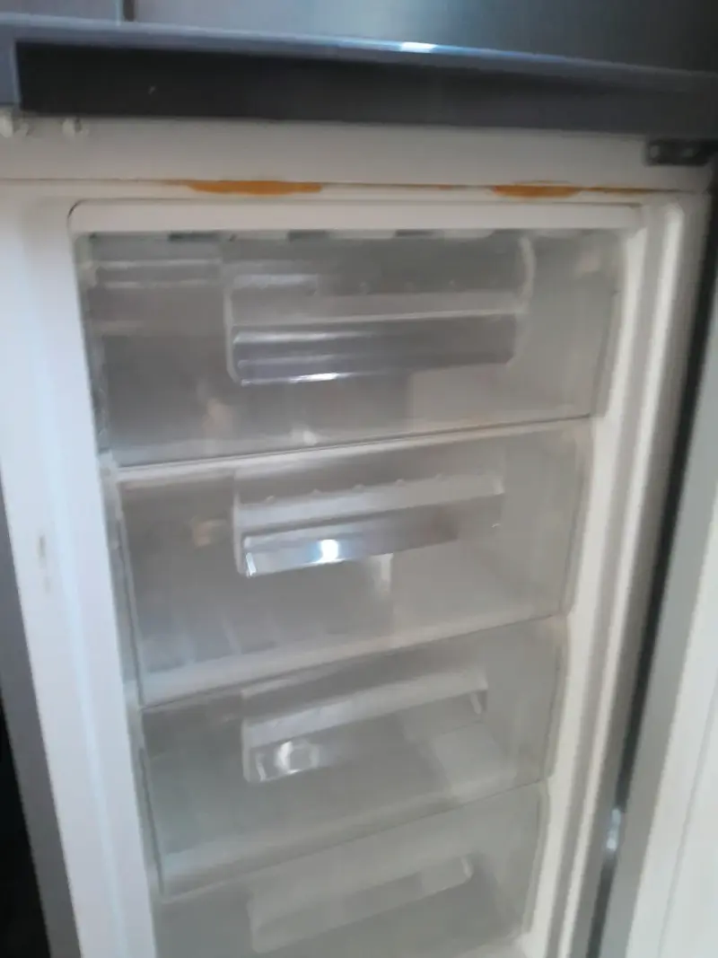 Refrigerador fensa de dos puertas - 4