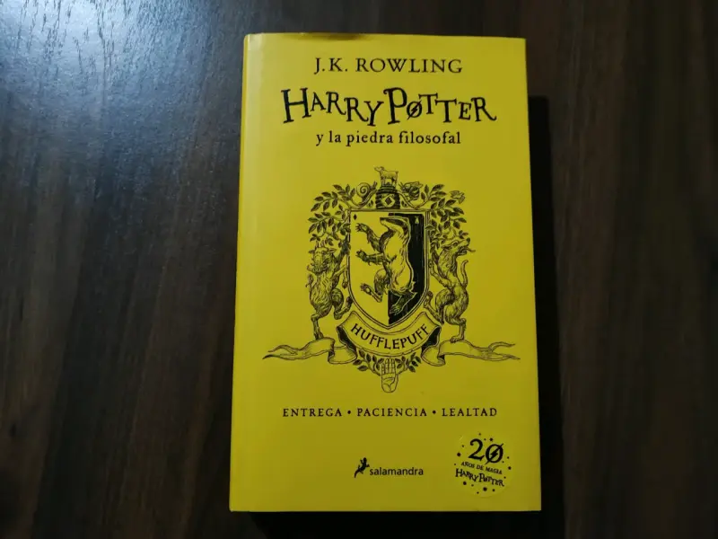 Libro Harry Potter y la Piedra Filosofal Edición Hufflepuff