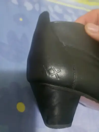 Botines de cuero negro con tacón para mujer - miniatura 3