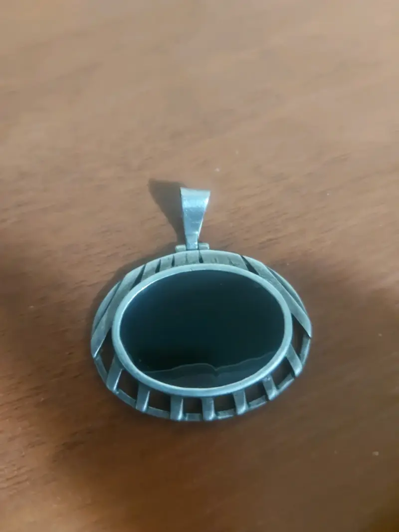 Colgante de plata con piedra negra - 2