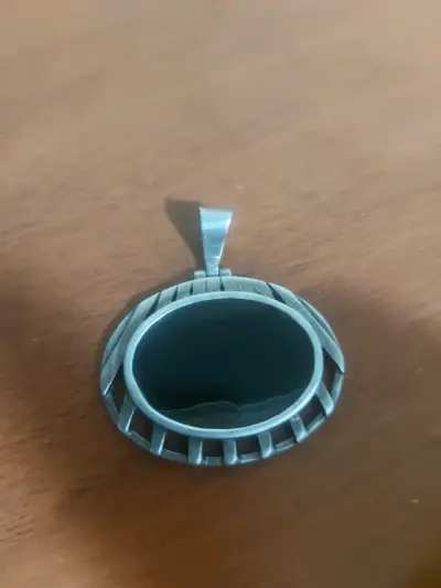 Colgante de plata con piedra negra - miniatura 2