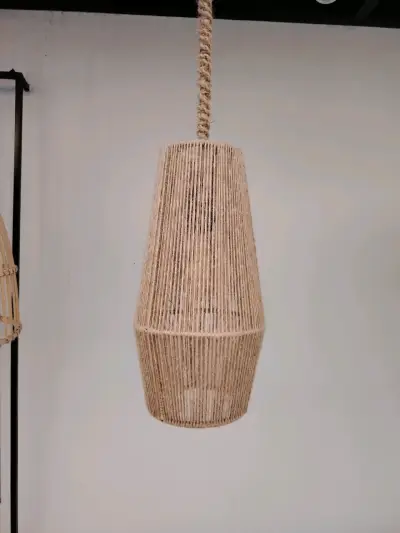Lámpara colgante de mimbre tejida a mano - miniatura 4